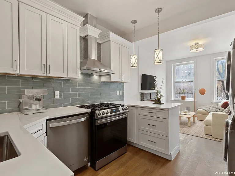 11 Carmine St #2A — Photo 3