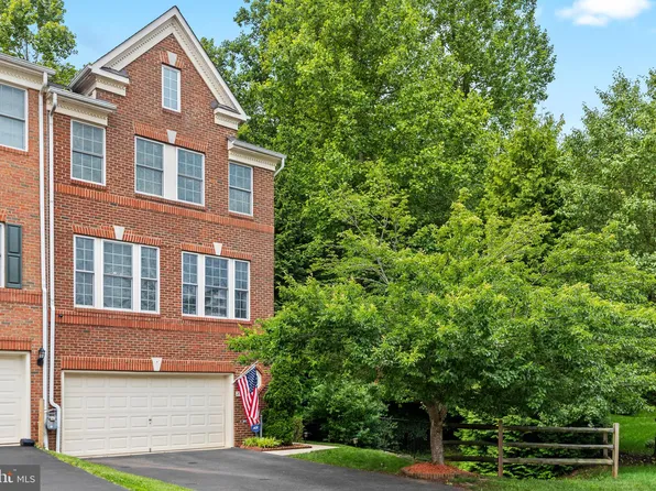 20362 Center Brook Sq, Sterling, VA 20165