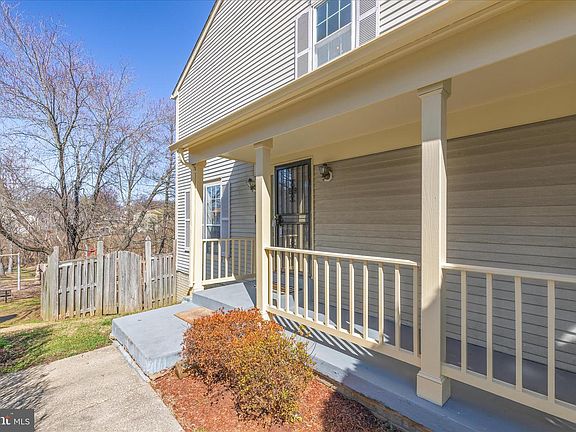 4th image of 8710 Post Oak Way