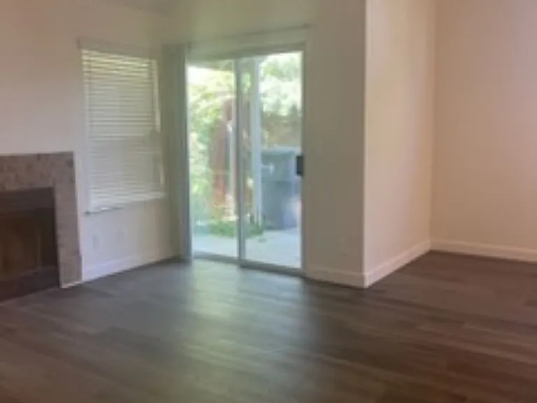 7066 N Thorne Ave — Photo 3