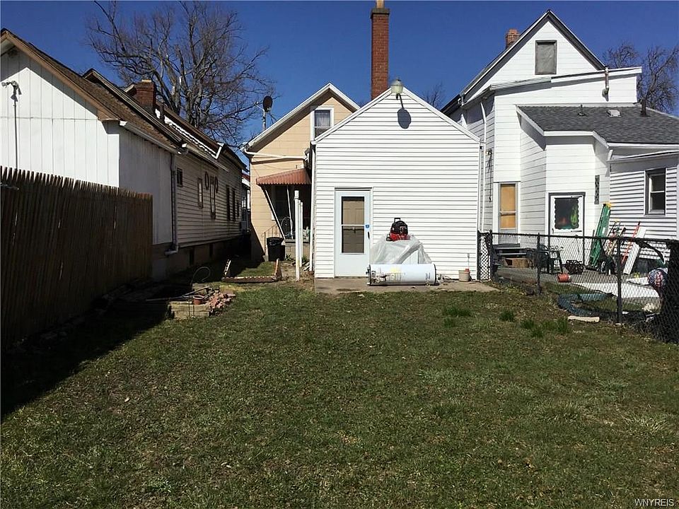 2nd image of 23 Dewitt St