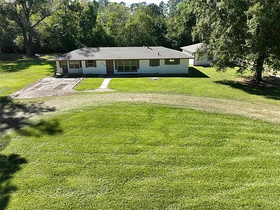 3rd image of 60149 Bennett Rd