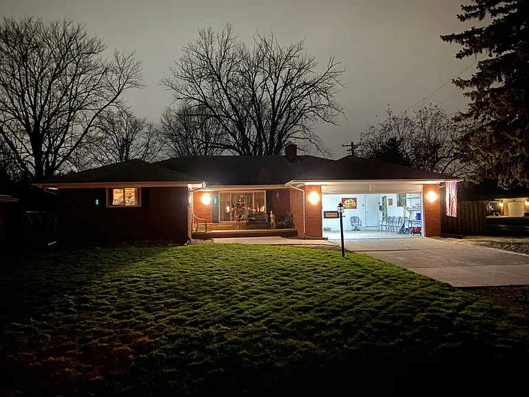 38259 Sheffield St — Photo 2
