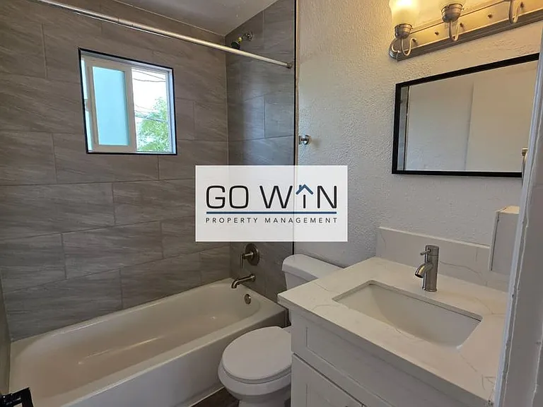 2146 E Taylor St — Photo 14