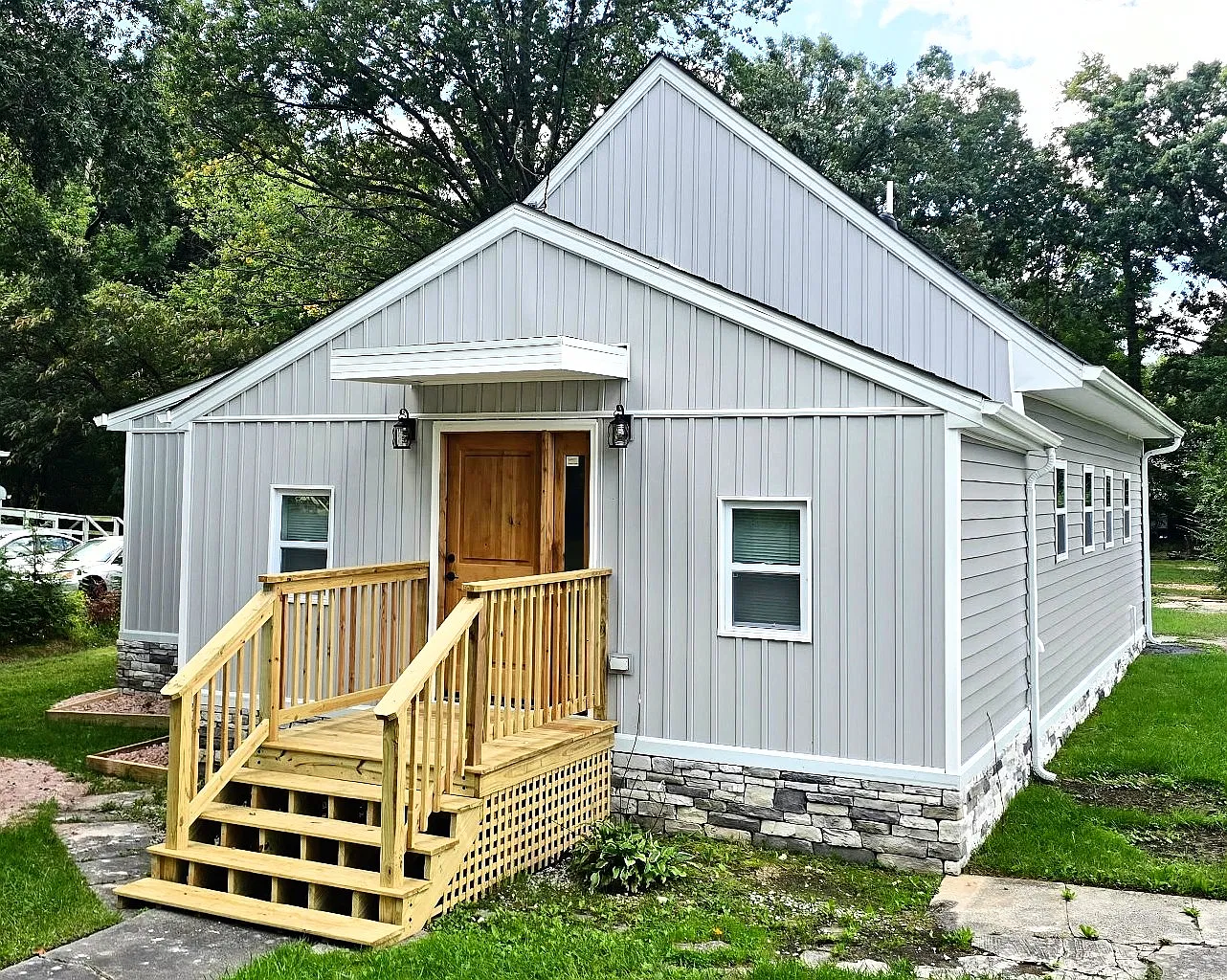 1322 Goodwood Ave — Photo 3
