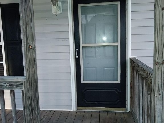 5th image of 122 Ann St