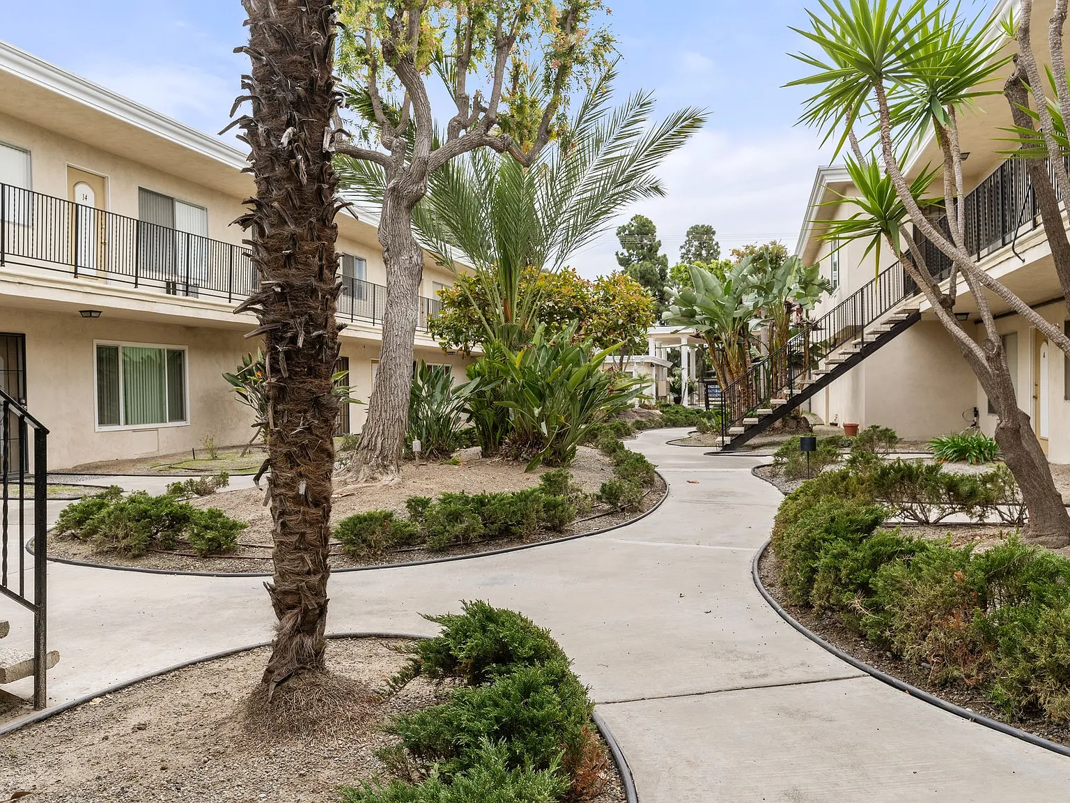 8331 Lampson Avenue — Photo 4