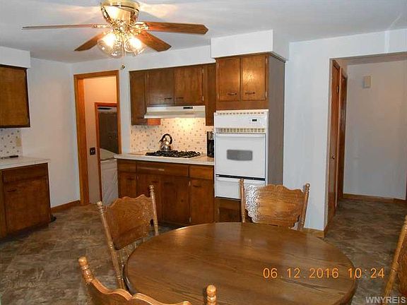 4th image of 247 Temple Dr