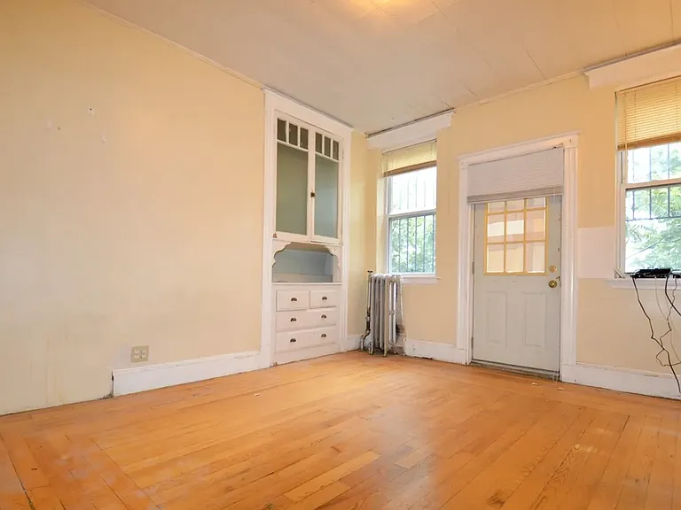 16 Copenger St #2 — Photo 8