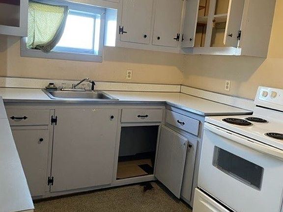 3rd image of 143 E Market St Unit 2
