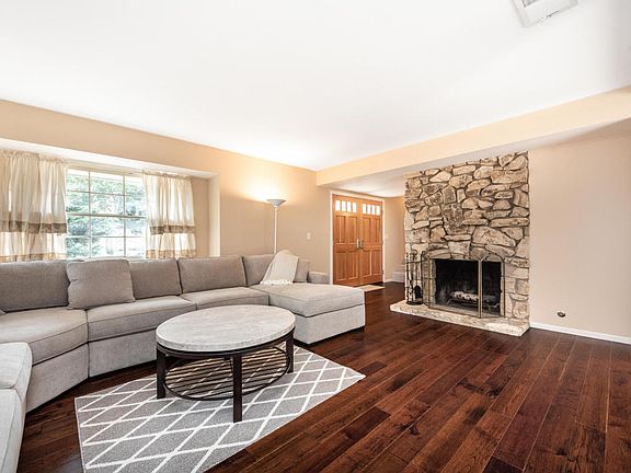 5th image of 352 Aliso St