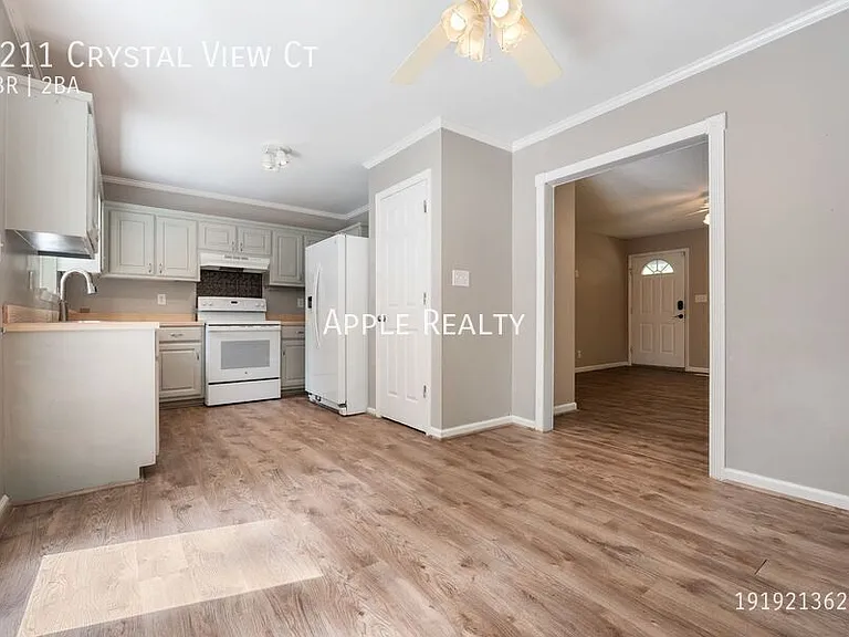 1211 Crystal View Ct — Photo 6
