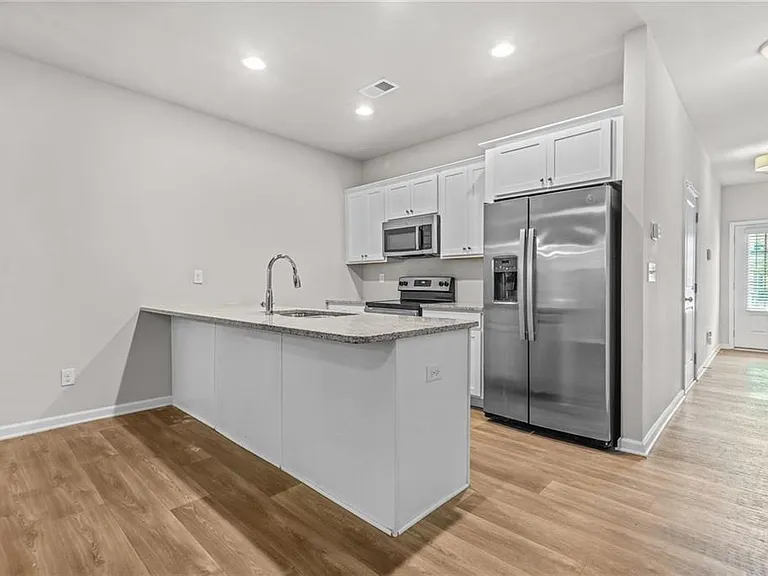 3181 Meadowstone Ln SW — Photo 8