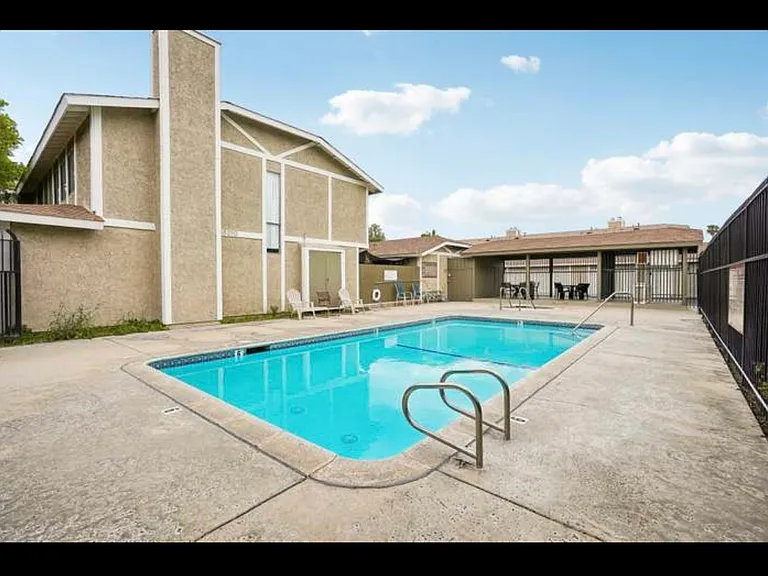 15210 Shadybend Dr #41 — Photo 11