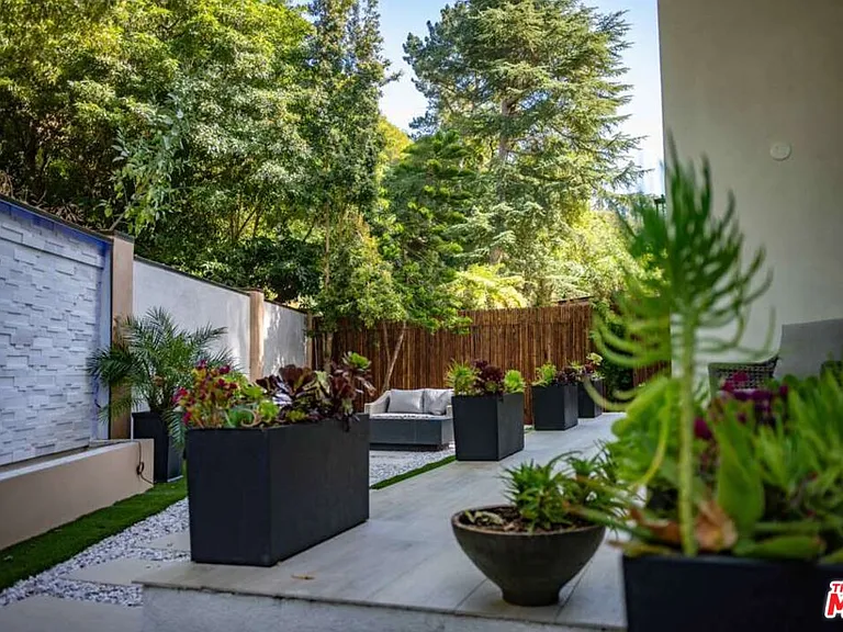 1734 N Beverly Glen Blvd — Photo 43