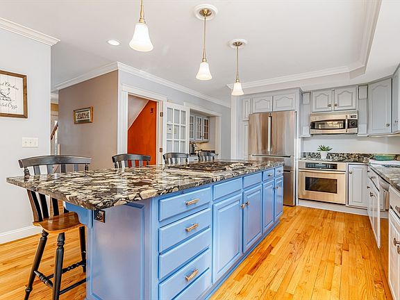 5th image of 120 Robbs Hill Rd