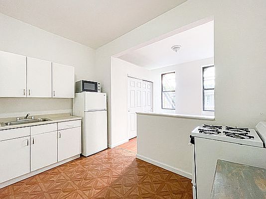 2nd image of 344 E 62nd St APT 2A