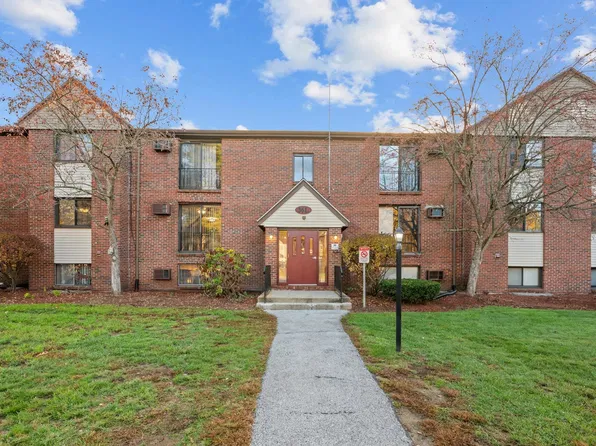 36L English Village Road #202, Manchester, NH 03102