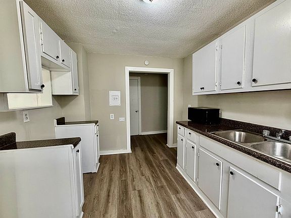 4th image of 1448 Menager Rd