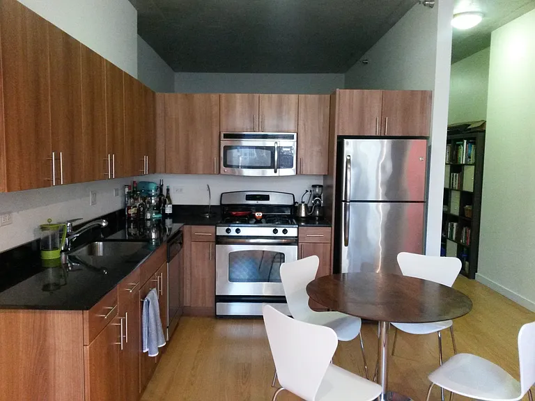 235 W Van Buren St #1921 — Photo 9