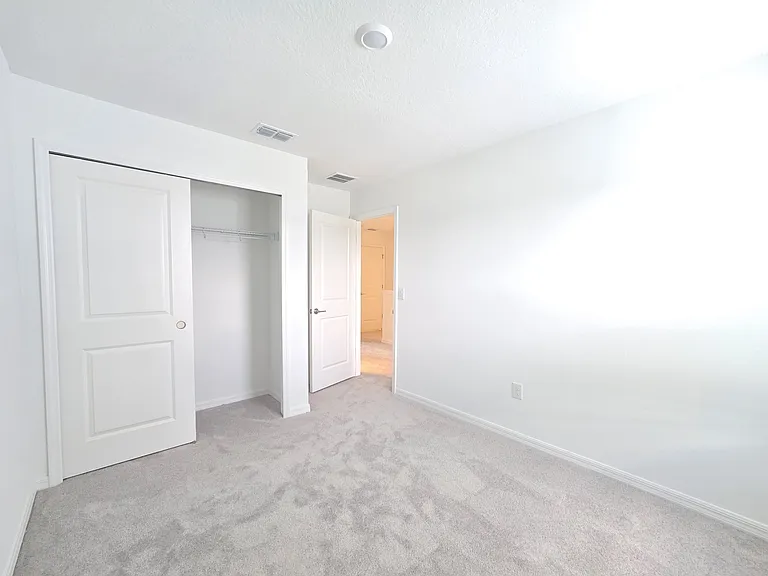 2073 Hallier Cv — Photo 33