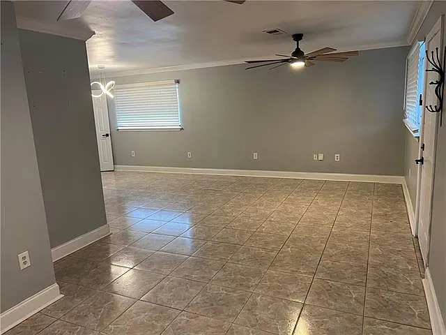 2716 Riverland Dr — Photo 3