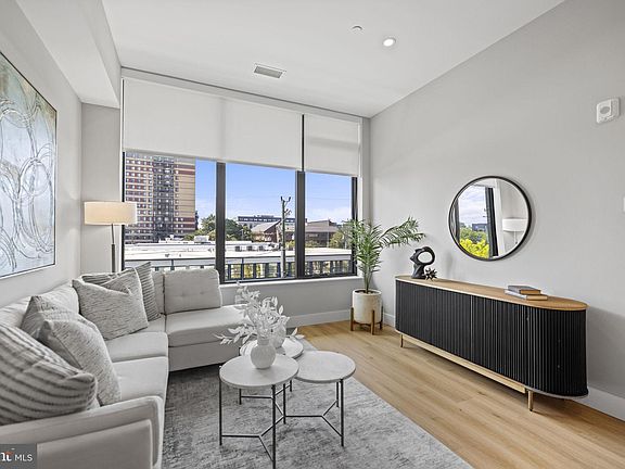 2nd image of 801 N Fairfax St #313