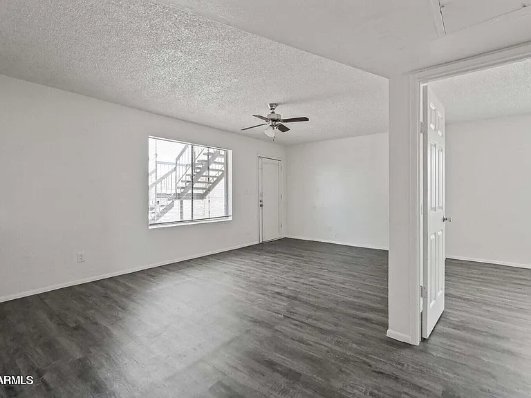 717 E Roeser Rd #101 — Photo 4