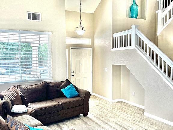 2nd image of 2090 Heartland Cir