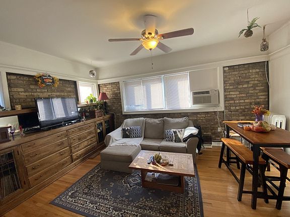 5th image of 915 W Cornelia Ave #917-2B