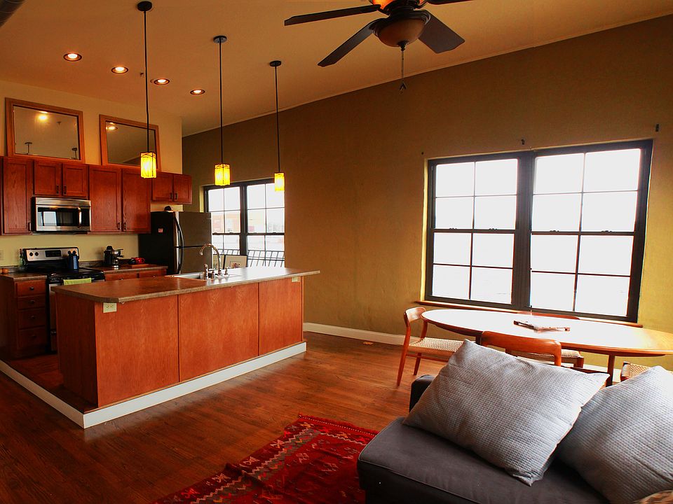 1st image of 912 N Central St #201