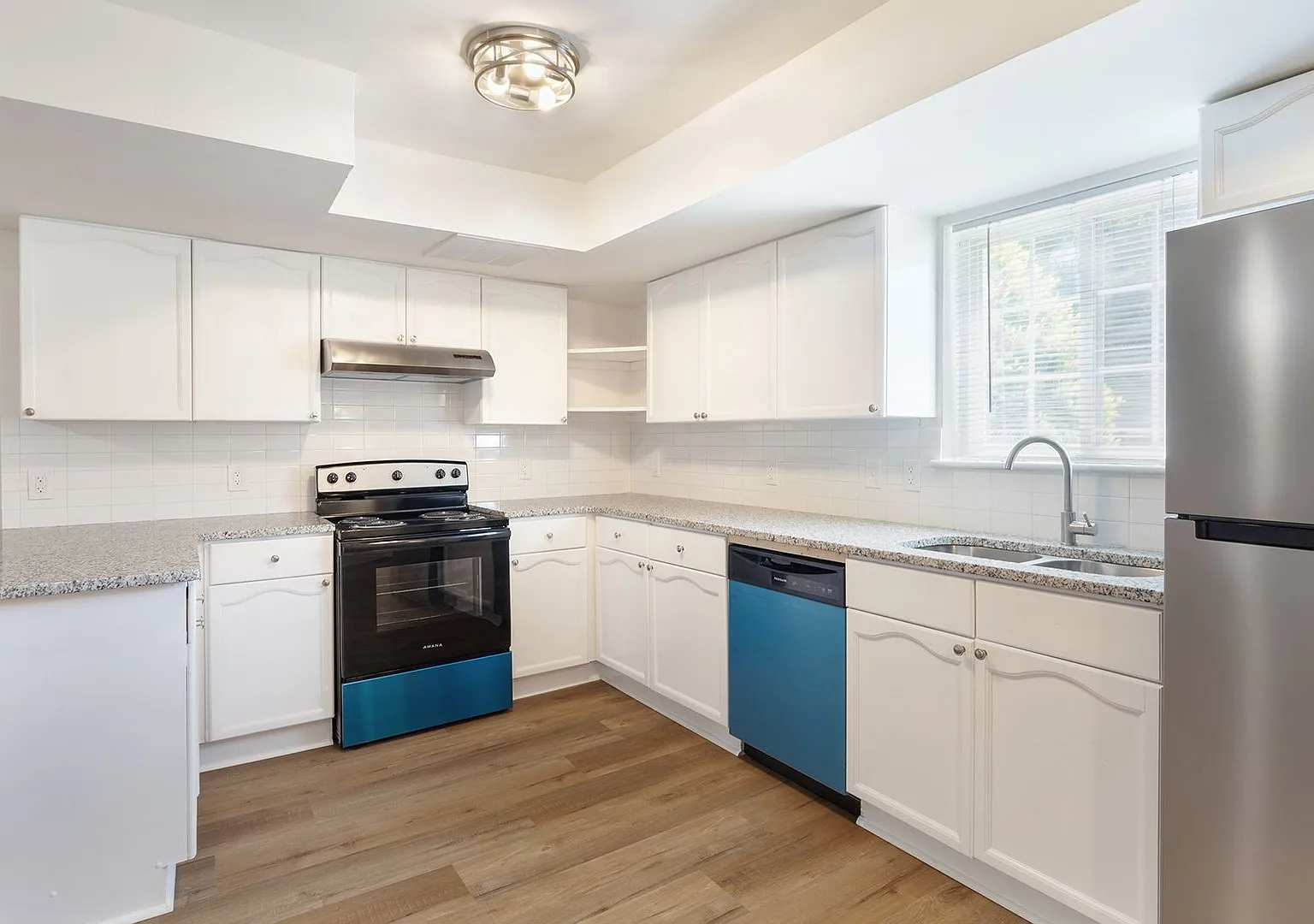Beautiful, Fully Renovated 1bd/1ba Unit w/ Rear Deck in Ideal Smyrna Location! — Photo 3