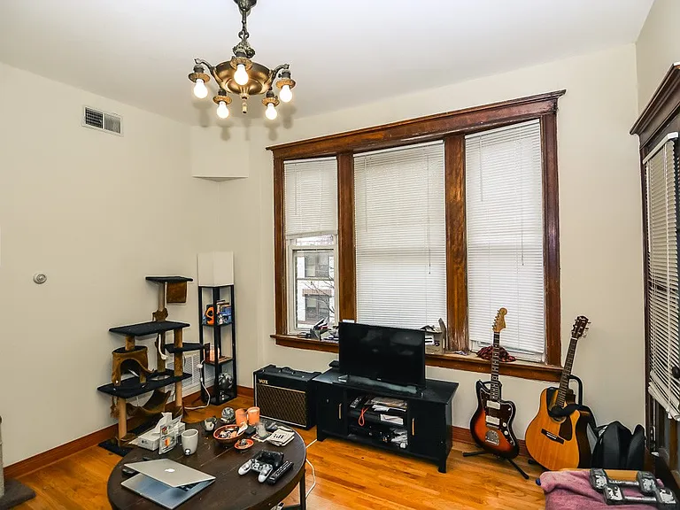 852 N Leavitt St #4 — Photo 9