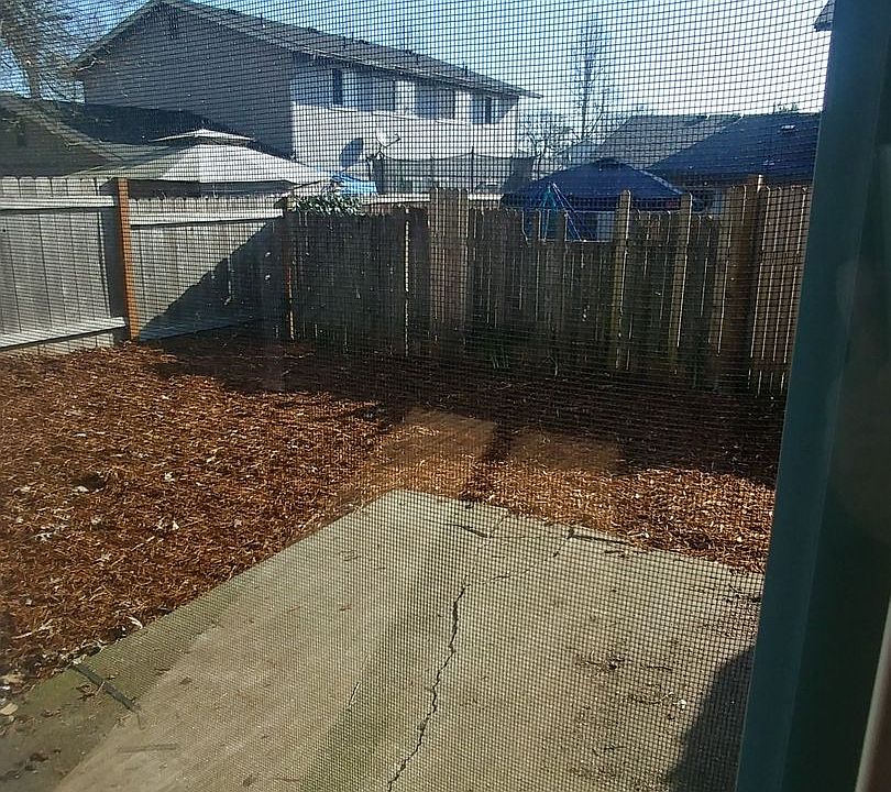 1st image of 323 S 40th Pl APT A