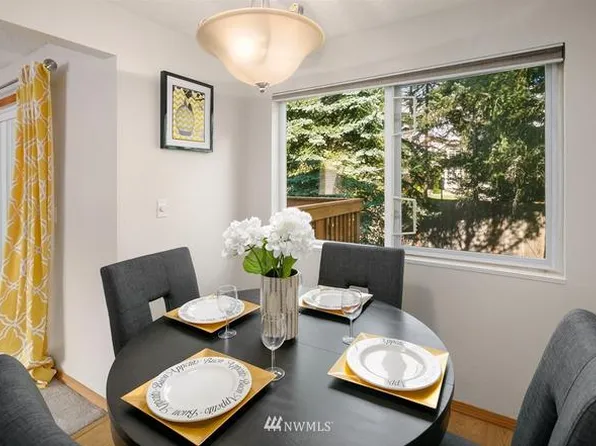 17302 NE 45th St, Redmond, WA