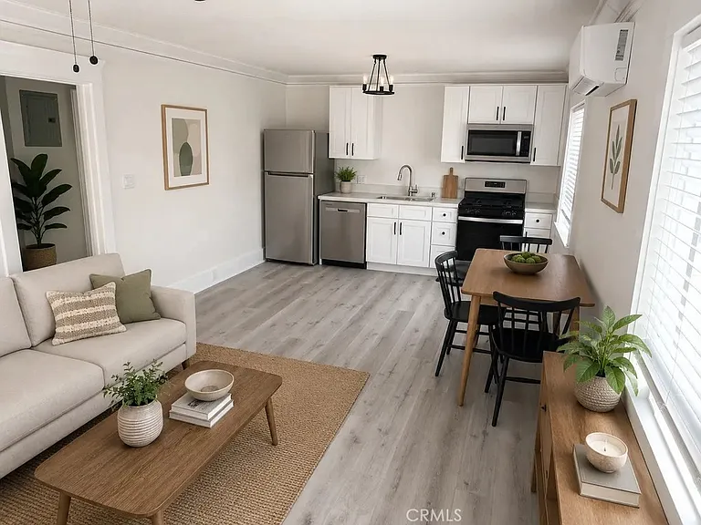 1909 E 6th St #B — Photo 1