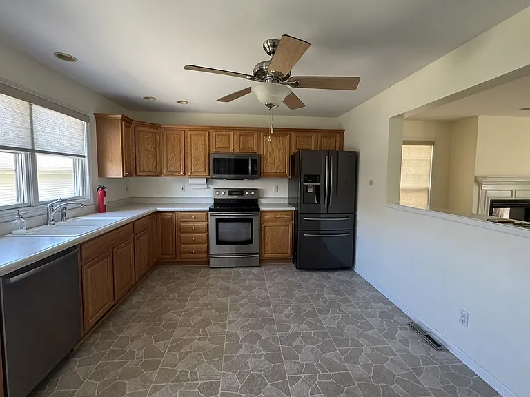 2723 Hampton St — Photo 4