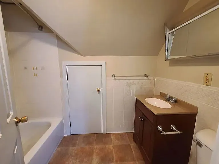 196 Hillside Ave #7 — Photo 4
