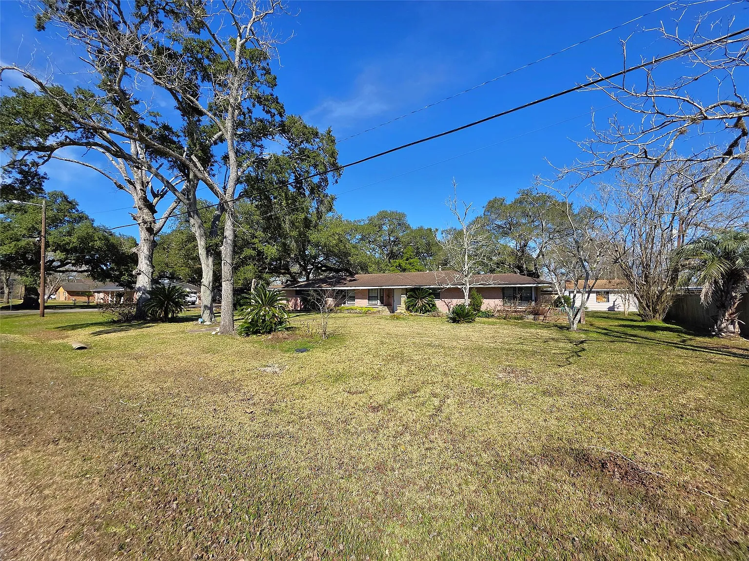 3 bed, 2.5 bath, 1628 sqft, $2,600 — Photo 2
