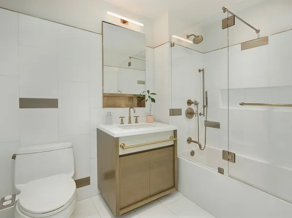 305 East 51st Street image 9 of 21