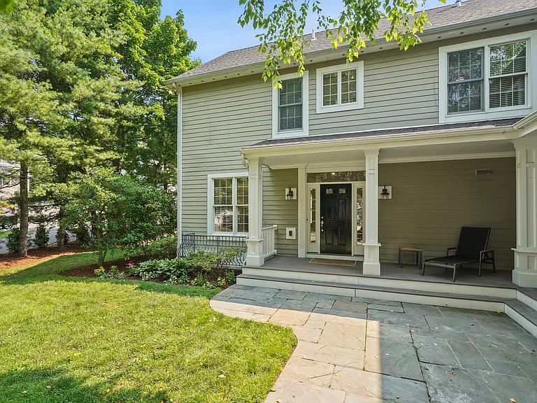 25 Decatur St #B — Photo 1
