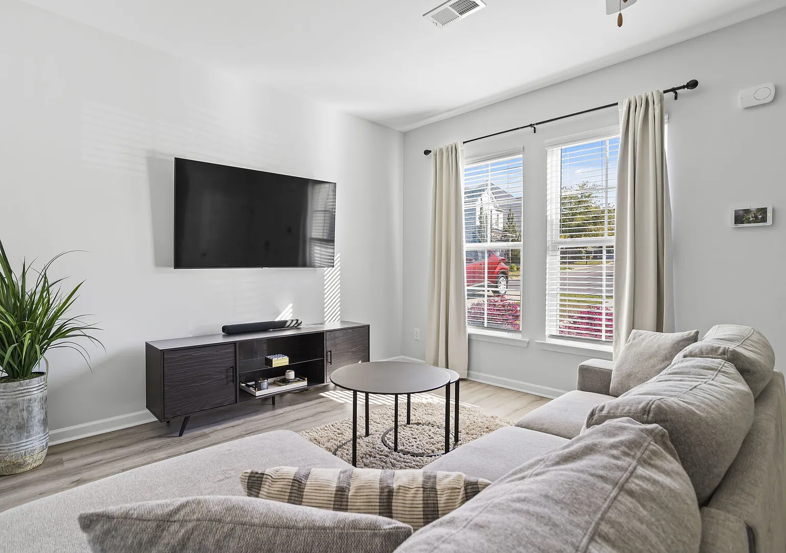Charming Carolina Townhome — Photo 3