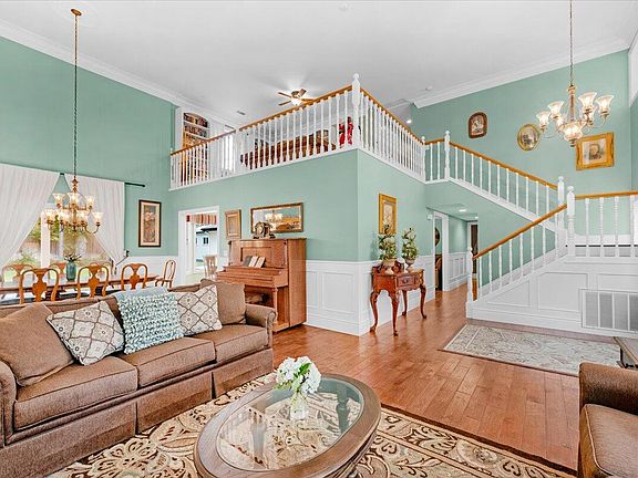 5th image of 244 E Dorothea Court