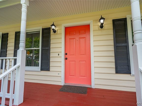 3rd image of 8955 Castle Point Dr