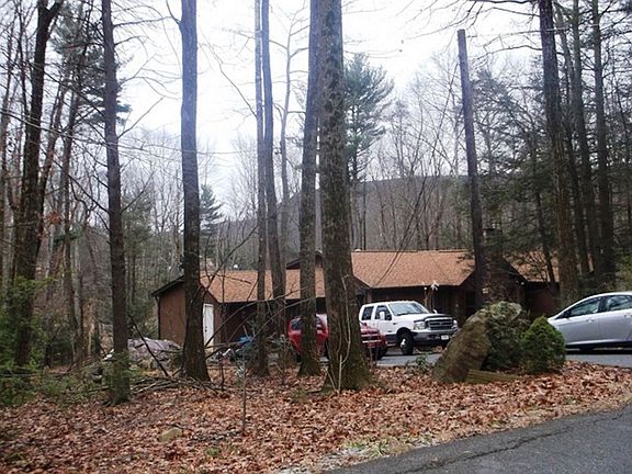 3rd image of 161 Cobble Creek Dr