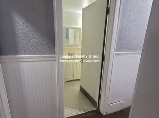 7661 N Sheridan Rd #15, Chicago, IL 60626