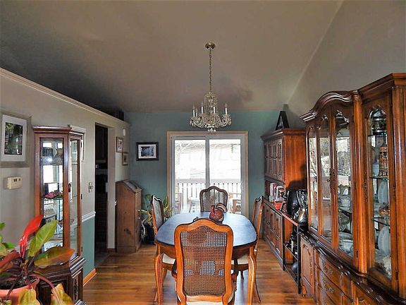 5th image of 2714 La Rosa Dr