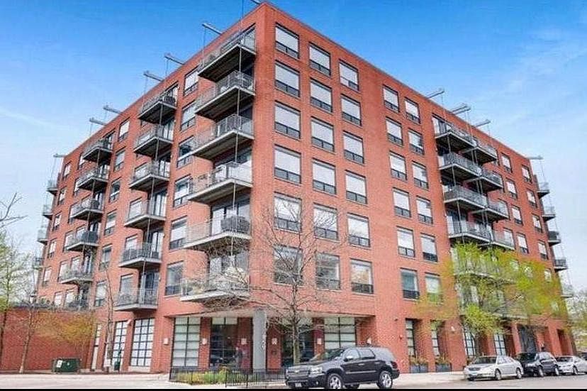 1st image of 859 W Erie St APT 605