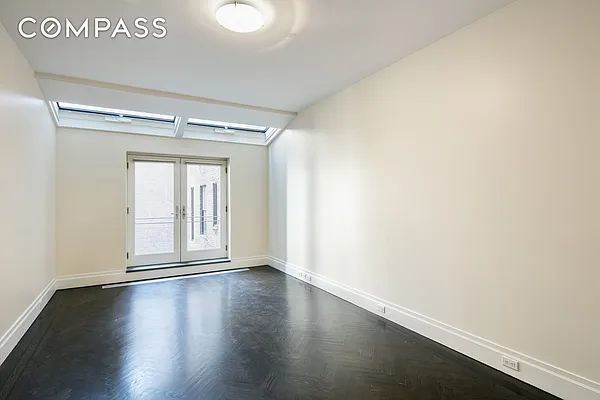 Rented by Compass | media 21