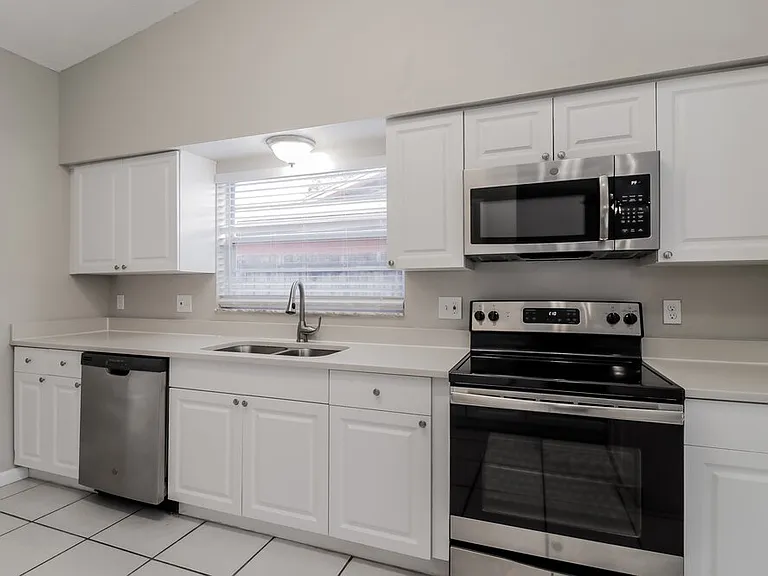 5437 Wauchula Ct — Photo 6